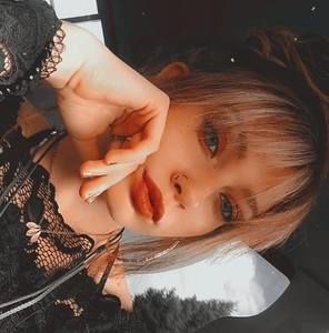 Meet your Posher, Alexia